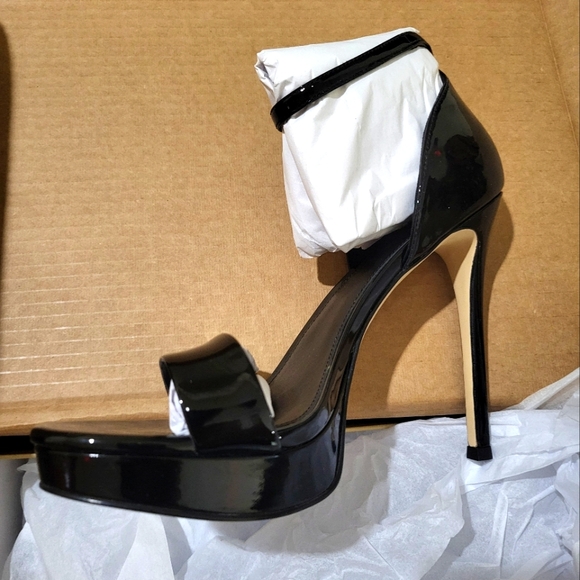New! Jordyn Patent Leather Platform Sandal - Picture 6 of 8